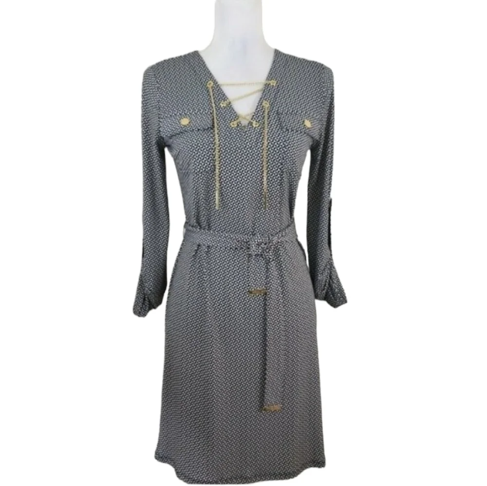 Michael Kors ~ Woman Size XS~ White/Black Long Roll Tab Sleeve Dress Stretch.